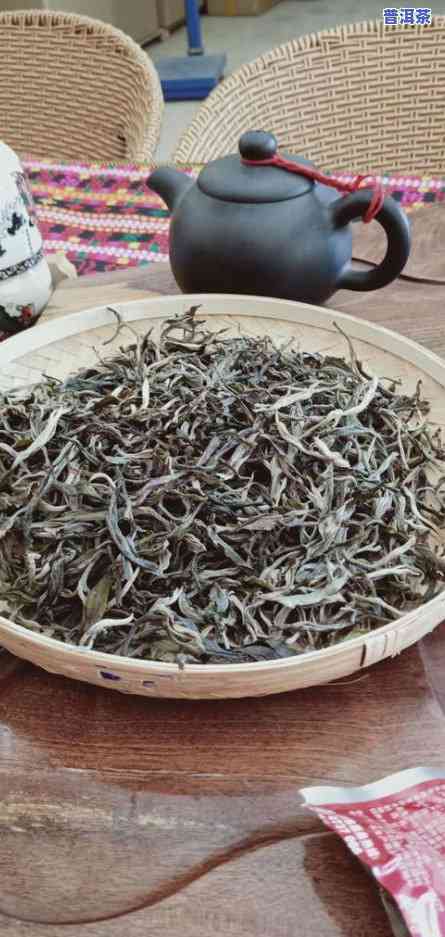 凤牌普洱茶怎么样，品鉴大师推荐：凤牌普洱茶怎么样？一次深入熟悉的体验