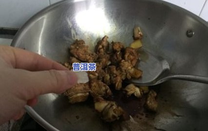 吃兔肉能喝普洱茶头吗-吃兔肉能喝普洱茶头吗