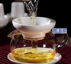 名山古树普洱茶味道：木盒装与珍藏版的区别与口感比较