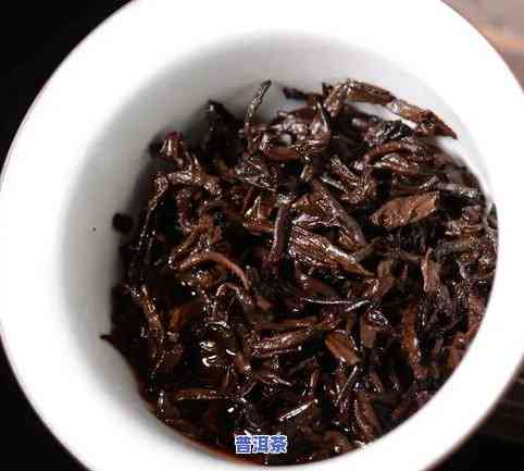 白普洱茶价格查询：多少钱一斤？熟悉白普洱茶价格与品种信息