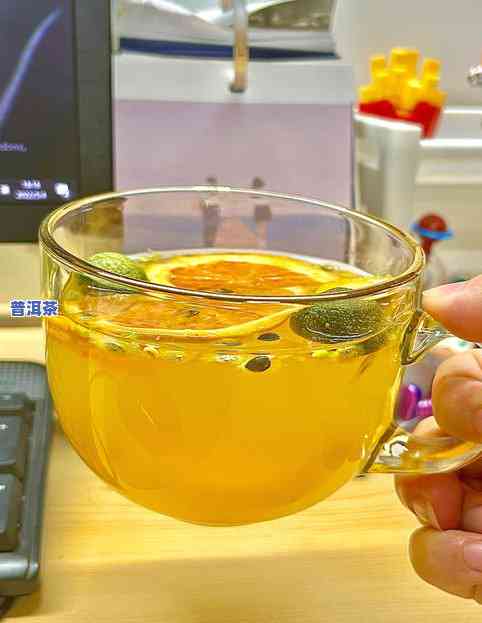 百香果可以和茶叶一起泡水喝吗，百香果与茶：能否混搭泡水喝？