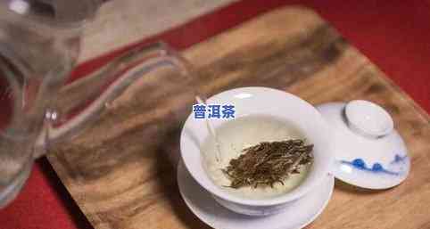 刚吃完饭能喝普洱茶吗，刚吃完饭能喝普洱茶吗？探讨其适宜时间与留意事项