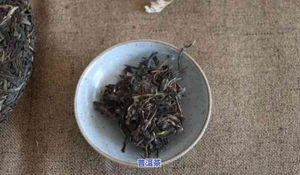 普洱茶梗多好吗，探讨普洱茶梗的利弊：多梗的普洱茶是不是更好？