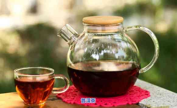 普洱茶适合用什么壶和杯子，「普洱茶」泡法：选择合适的壶与杯