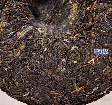 普洱茶饼为什么不能用开水泡，解密普洱茶饼：为何不宜用开水冲泡？