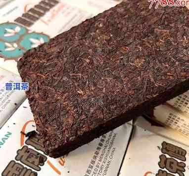 98年老班章普洱茶价格与熟普茶砖对比