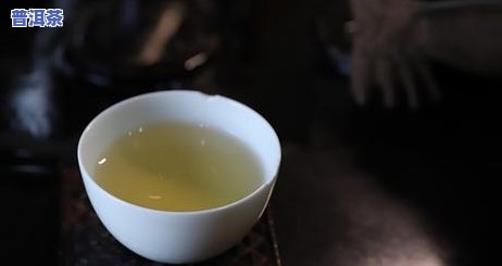 普洱茶要闷多久再倒出来比较好，怎样冲泡普洱茶：掌握闷茶时间，提升口感体验