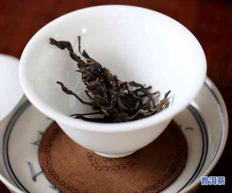 普洱茶合适什么壶泡水喝呢，「普洱茶」适合用什么壶来泡水喝？这里有你需要的答案！