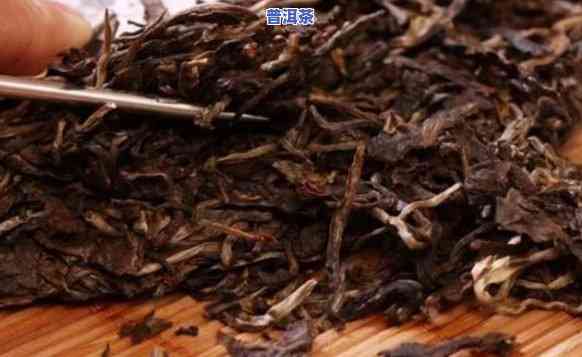 为什么普洱茶饼会有碎末和叶子？