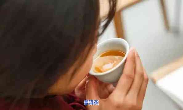 普洱茶喝多了会痛风么吗女生，普洱茶对女性痛风的作用：喝多会引起痛风发作吗？