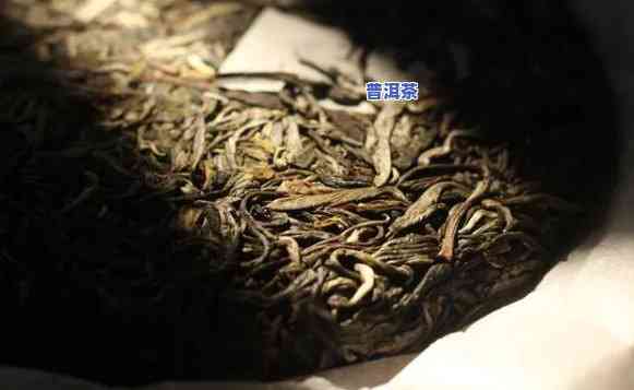 大型普洱茶存茶时间多久合适，怎样确定大型普洱茶的存放时间？