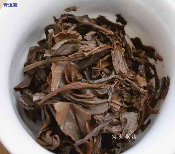 普洱茶熟茶夏天能喝吗，夏至饮茶好时节：普洱茶熟茶夏日适宜饮用吗？