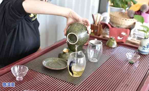 普洱茶怎么泡才不酸茶呢女生喝，女生饮用：怎样冲泡普洱茶避免酸味？