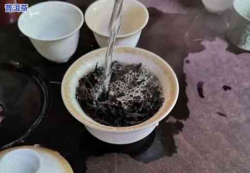 煮普洱茶有沫子怎么回事，普洱茶冲泡时为何会有沫子？起因解析