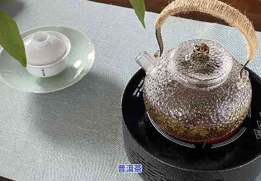 煮茶器泡普洱茶饼的方法：水与茶的选择及操作步骤