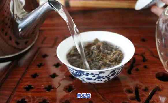 普洱茶多少水温洗茶好呢视频，揭秘更佳水温：怎样用普洱茶洗茶？看视频解析！