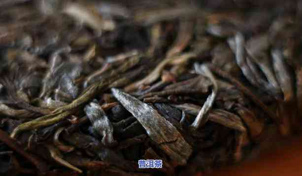 喝普洱茶排便深色正常吗？起因解析与不排便的区别