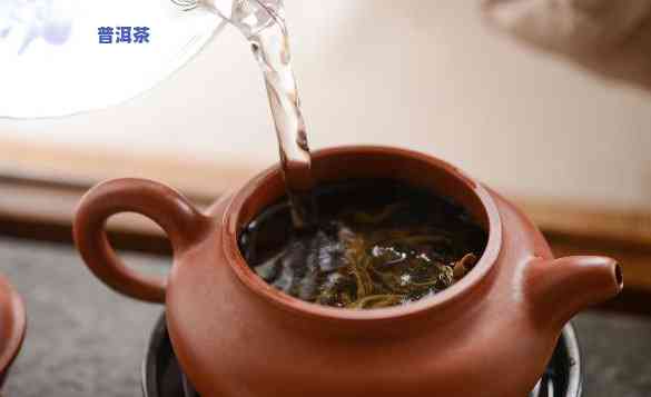 用什么容器装普洱茶更好？作用口感的关键因素解析