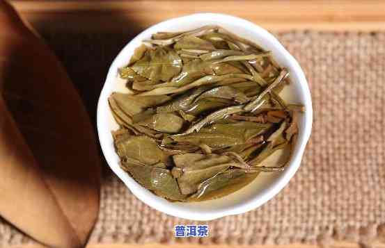 冰岛普洱茶：熟茶 vs 生茶，哪个更好？探讨口感与健康效益