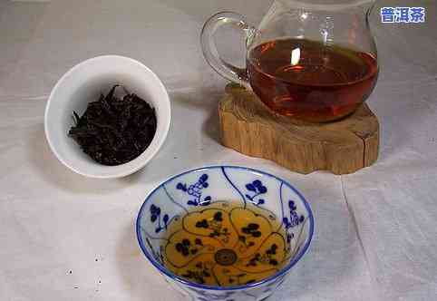 压饼的普洱茶怎么沏茶，普洱压饼茶冲泡技巧：怎样让茶香四溢？