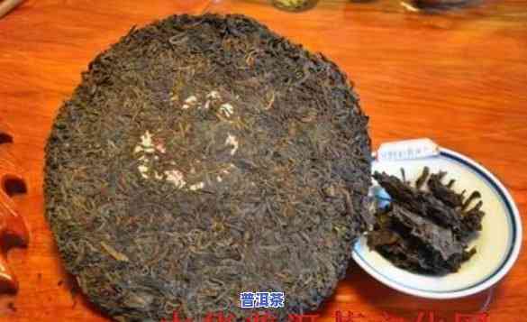 40年普洱茶饼，回味经典：品鉴40年陈年的普洱茶饼