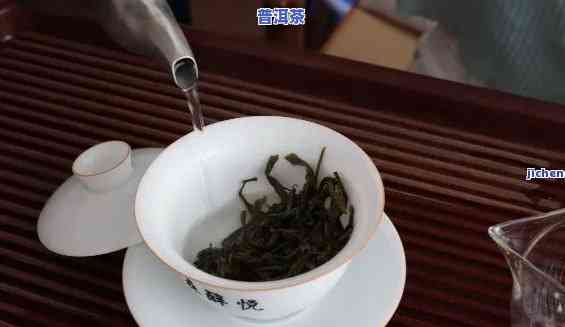 怎么品尝普洱茶的香味：从选茶到品饮的全过程解析