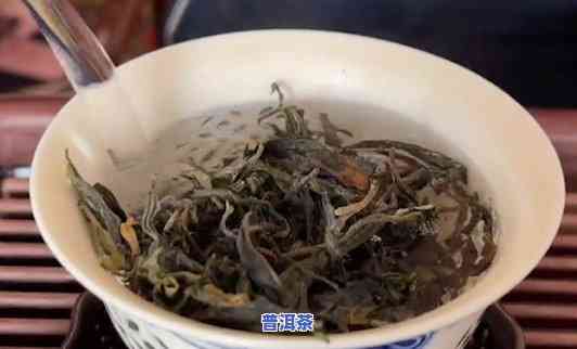 熟普洱茶闻起来有什么味道正常吗，正常情况下，熟普洱茶的香气应是怎样的？