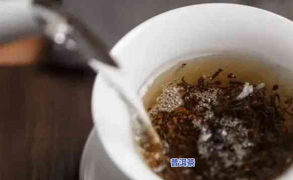 滇红茶水温应控制在85-95℃之间，更佳泡法是先烧开水，放置2-3分钟让其稍微冷却至适宜温度后冲泡。